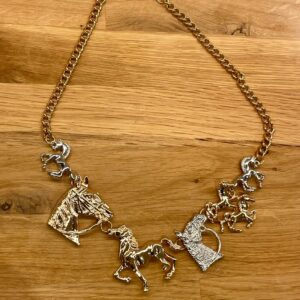 Starlet multi horses halsband.