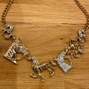 Starlet multi horses halsband.