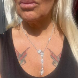 Sabina rockigt döskalle halsband.