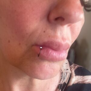 Fake piercing ring med bling sten