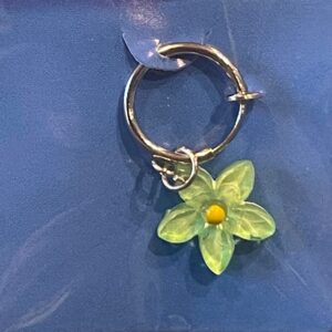 Fake navelpiercing ”Green flower