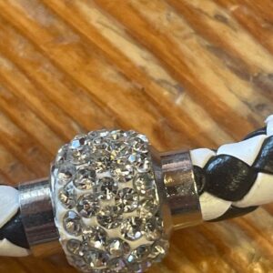 Tufft armband med magnetlås och bling