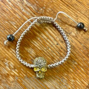 Tufft shamballa armband med dödskalle