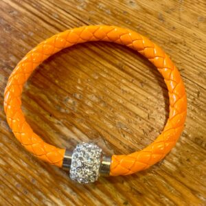Tufft armband med magnetlås och bling
