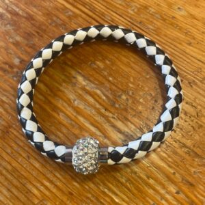 Tufft armband med magnetlås och bling