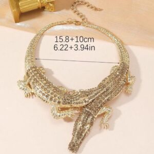 Mikkan maffigt krokodil halsband med mycket bling