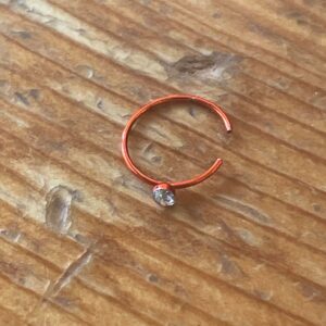 Fake piercing ring med bling sten