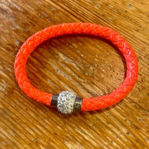Tufft armband med magnetlås och bling