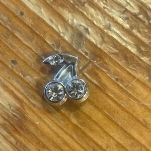 Fake piercing 