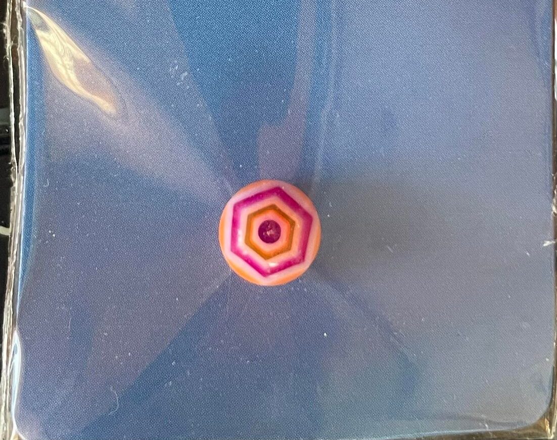 Fake tungpiercing