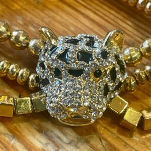 Tufft armband med leopardhuvud med massa swarovskistenar