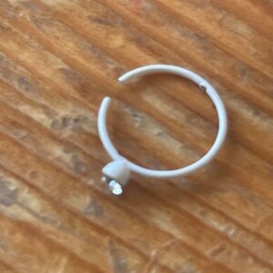Fake piercing ring med bling sten