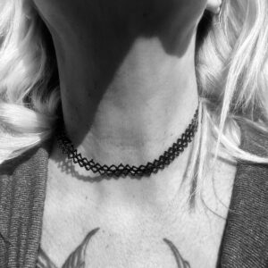 Luna svart choker