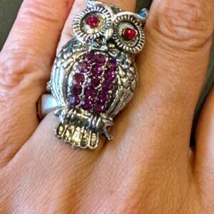Snygg ring med uggla och bling