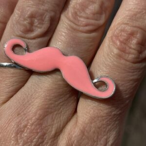 Ring Mustasch Pink