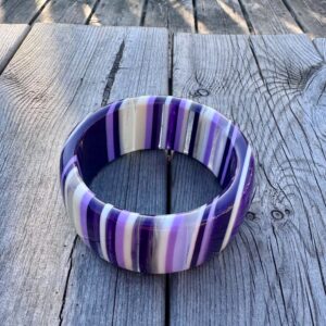 Snyggt plastarmband Lila randigt
