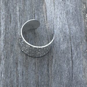 Ear cuff Strong